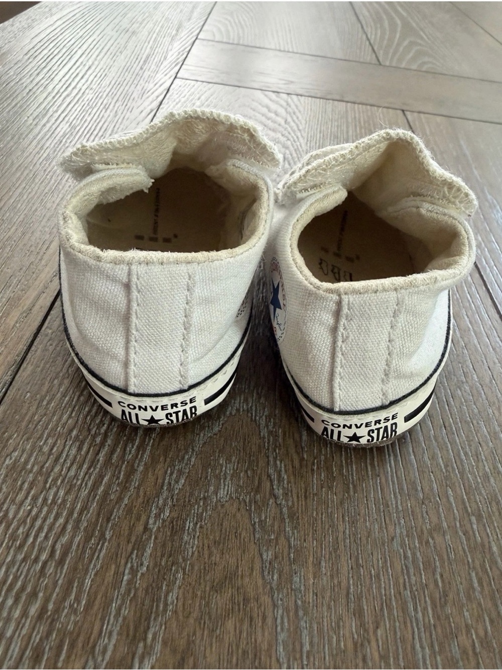Converse Chuck Taylor Baby Shoes Size 2 - Picture 2 of 3